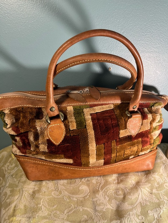 Source Unknown Handbags - Vintage Women’s 1970s carpet Handbag 16” wide 9” long
